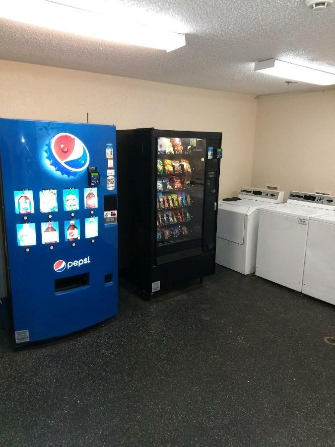 Intown Suites Extended Stay Jacksonville Fl - Beach Blvd Zewnętrze zdjęcie